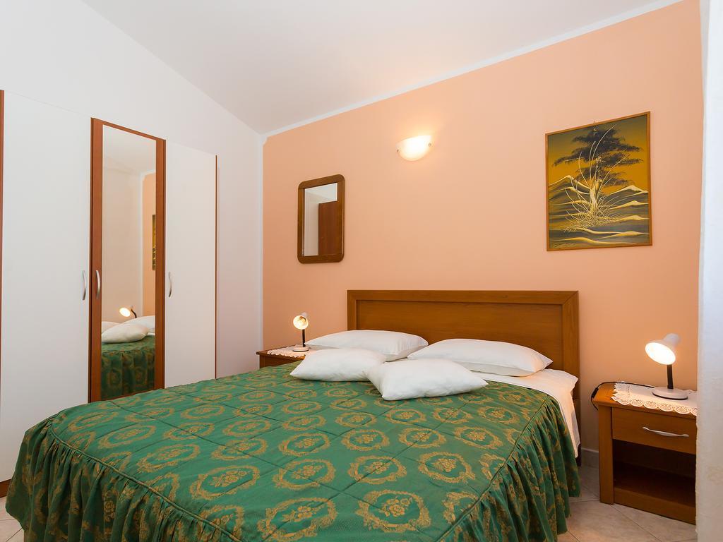 Apartments Graziella Porec Exterior photo